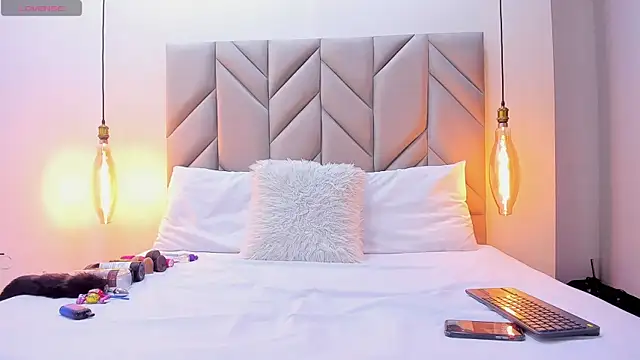 IsabellaFoox online show from 03-24-26, 01:27