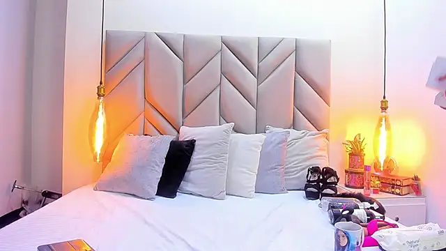 IsabellaFoox online show from 04-21-26, 01:17