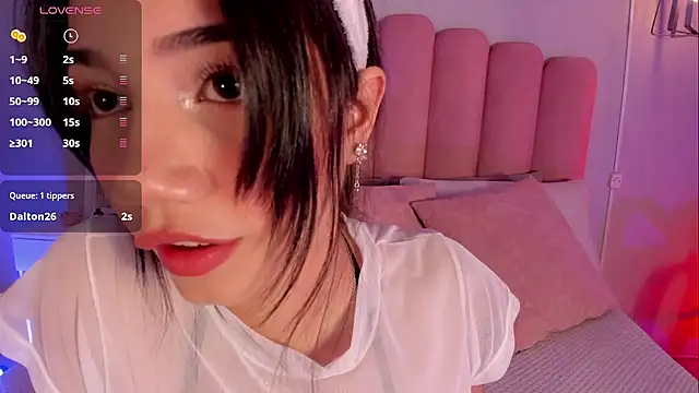 Snapshot of Pikayle chatting on 06-29-26, 10:32 Pikayle online show from 06-29-26, 10:32
