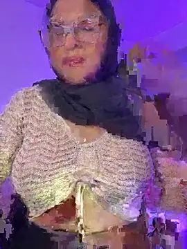 Snapshot of Amira-Awhada chatting on 03-20-26, 10:03 Amira-Awhada online show from 03-20-26, 10:03