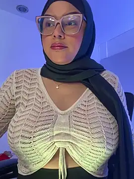 Snapshot of Amira-Awhada chatting on 03-26-26, 08:25 Amira-Awhada online show from 03-26-26, 08:25