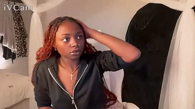 Snapshot of missbbydior chatting on 02-11-26, 08:36 missbbydior online show from 02-11-26, 08:36