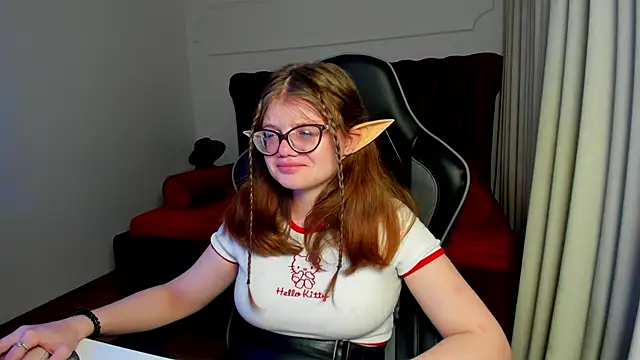 ChloeHalses online show from 04-15-26, 05:14