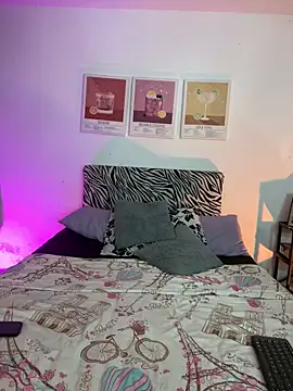 Daniellesins1 online show from 04-23-26, 11:07