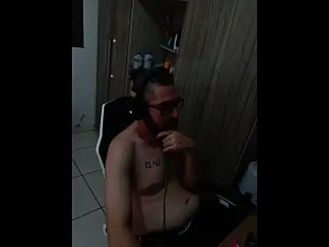 Redlovecouple online show from 02-13-26, 02:02