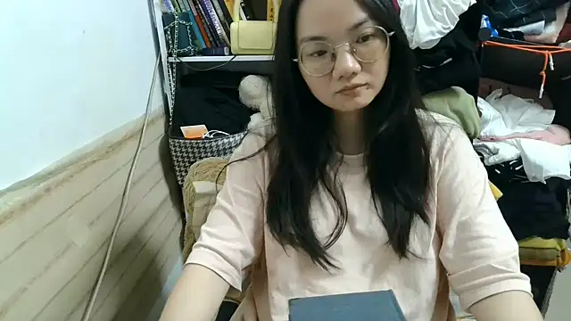 Snapshot of xiaoxiaowan11 chatting on 06-18-26, 03:27 xiaoxiaowan11 online show from 06-18-26, 03:27