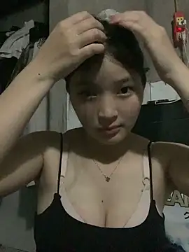 Snapshot of Suzu_xx01 chatting on 03-26-26, 04:34 Suzu xx01 online show from 03-26-26, 04:34