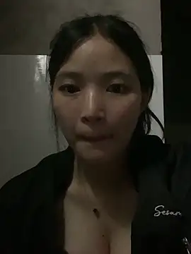 Snapshot of Suzu_xx01 chatting on 05-04-26, 05:31 Suzu xx01 online show from 05-04-26, 05:31