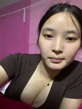Snapshot of Suzu_xx01 chatting on 05-13-26, 03:42 Suzu xx01 online show from 05-13-26, 03:42