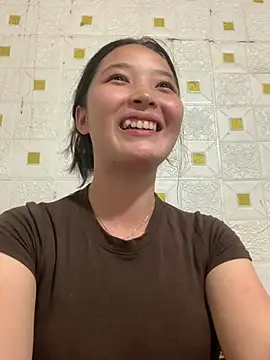 Snapshot of Suzu_xx01 chatting on 05-14-26, 02:57 Suzu xx01 online show from 05-14-26, 02:57