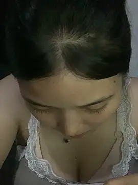 Snapshot of Suzu_xx01 chatting on 05-16-26, 06:50 Suzu xx01 online show from 05-16-26, 06:50