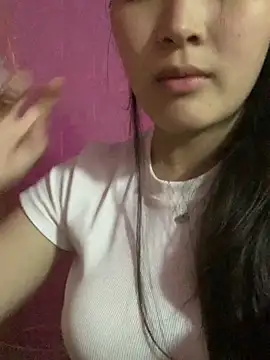Snapshot of Suzu_xx01 chatting on 05-21-26, 03:30 Suzu xx01 online show from 05-21-26, 03:30