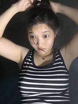 Snapshot of Suzu_xx01 chatting on 06-05-26, 03:40 Suzu xx01 online show from 06-05-26, 03:40