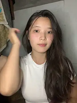 Snapshot of Suzu_xx01 chatting on 06-10-26, 04:39 Suzu xx01 online show from 06-10-26, 04:39