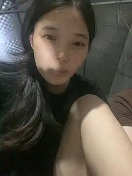 Snapshot of Suzu_xx01 chatting on 06-18-26, 04:00 Suzu xx01 online show from 06-18-26, 04:00