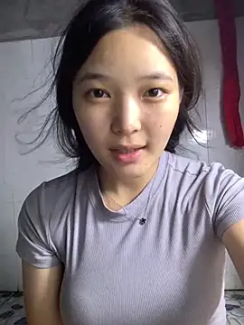 Snapshot of Suzu_xx01 chatting on 06-26-26, 04:44 Suzu xx01 online show from 06-26-26, 04:44