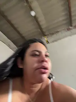 Snapshot of Adriputinha chatting on 02-22-26, 12:04 Adriputinha online show from 02-22-26, 12:04