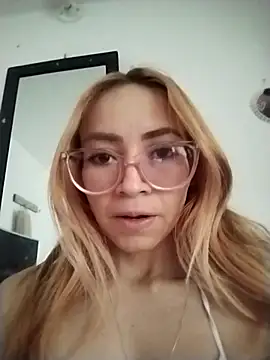 Snapshot of Katestar77 chatting on 03-07-26, 08:39 Katestar77 online show from 03-07-26, 08:39