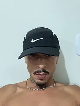 Snapshot of ActingSubunit chatting on 02-10-26, 01:32 ActingSubunit online show from 02-10-26, 01:32