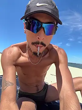 Snapshot of ActingSubunit chatting on 02-12-26, 04:35 ActingSubunit online show from 02-12-26, 04:35