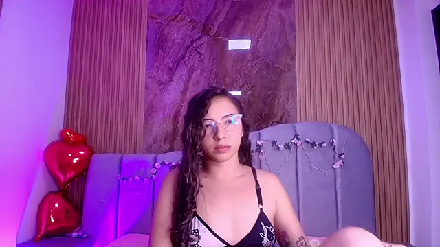 Snapshot of sarita_blondi chatting on 04-27-26, 12:03 sarita blondi online show from 04-27-26, 12:03