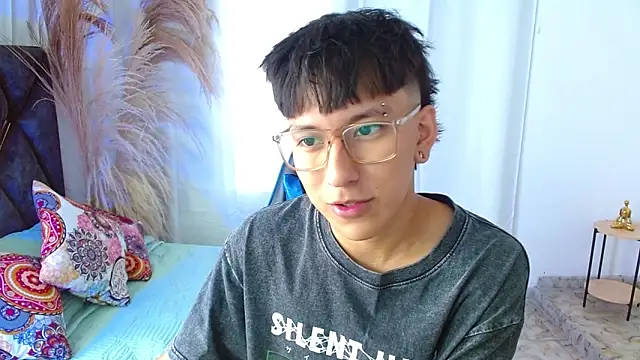 nikoo 18 online show from 04-24-26, 02:30