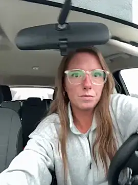 Snapshot of mooviebaby chatting on 03-15-26, 08:48 mooviebaby online show from 03-15-26, 08:48