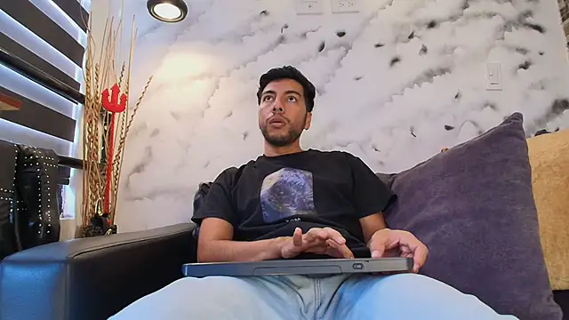 Max Hornye online show from 02-24-26, 06:39