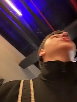 ARON LUXX online show from 04-19-26, 05:34