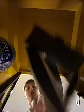 ARON LUXX online show from 04-20-26, 02:42