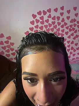 Snapshot of bruxinhadeblairrr chatting on 06-04-26, 10:05 bruxinhadeblairrr online show from 06-04-26, 10:05