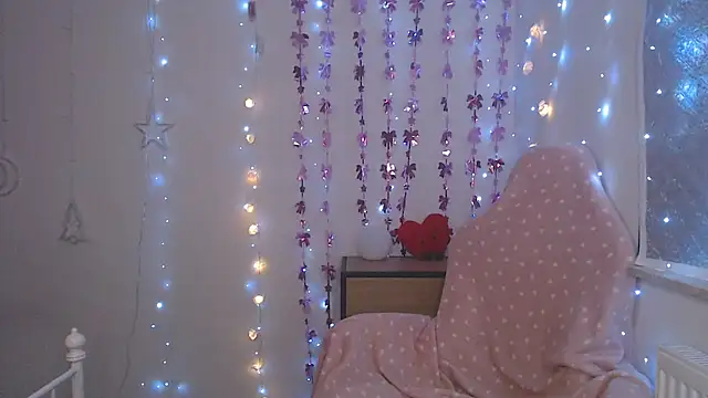 Avelina1 online show from 04-21-26, 07:58