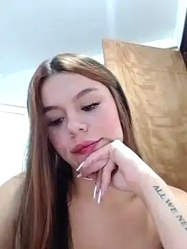 Snapshot of EmiNavarro chatting on 06-25-26, 10:36 EmiNavarro online show from 06-25-26, 10:36
