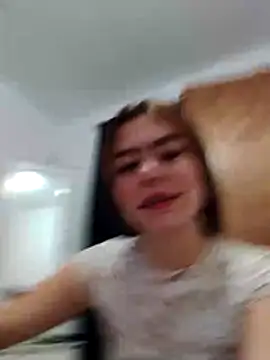 Snapshot of EmiNavarro chatting on 07-04-26, 11:11 EmiNavarro online show from 07-04-26, 11:11