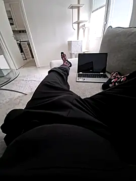 Snapshot of Tommyzzzzzz chatting on 02-08-26, 09:13 Tommyzzzzzz online show from 02-08-26, 09:13