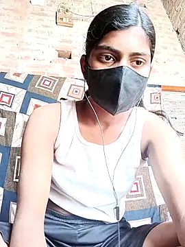 Snapshot of Khushi_Roy chatting on 03-12-26, 06:41 Khushi Roy online show from 03-12-26, 06:41