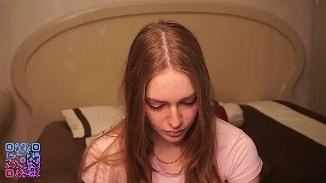 Snapshot of RowenaIanniello chatting on 02-16-26, 02:24 RowenaIanniello online show from 02-16-26, 02:24