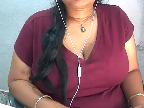 Snapshot of Saniya_K2 chatting on 05-09-26, 05:18 Saniya K2 online show from 05-09-26, 05:18