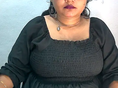 Snapshot of Saniya_K2 chatting on 06-17-26, 03:24 Saniya K2 online show from 06-17-26, 03:24