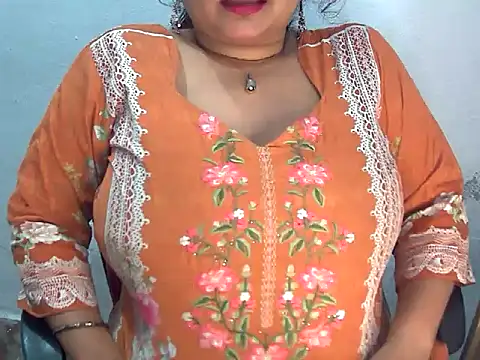 Snapshot of Saniya_K2 chatting on 07-11-26, 05:04 Saniya K2 online show from 07-11-26, 05:04