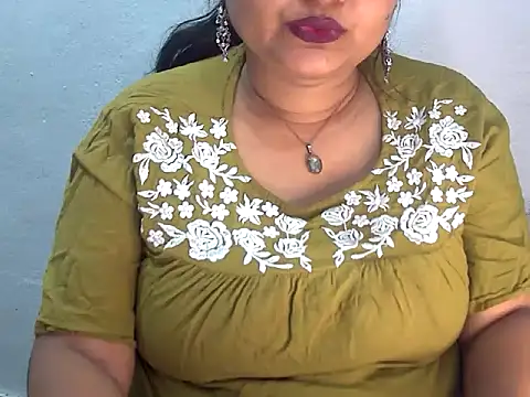 Snapshot of Saniya_K2 chatting on 07-12-26, 04:53 Saniya K2 online show from 07-12-26, 04:53