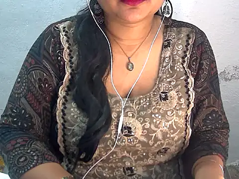 Snapshot of Saniya_K2 chatting on 07-15-26, 04:45 Saniya K2 online show from 07-15-26, 04:45