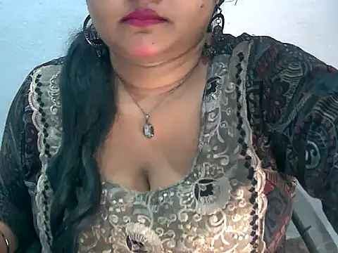 Snapshot of Saniya_K2 chatting on 07-22-26, 04:43 Saniya K2 online show from 07-22-26, 04:43