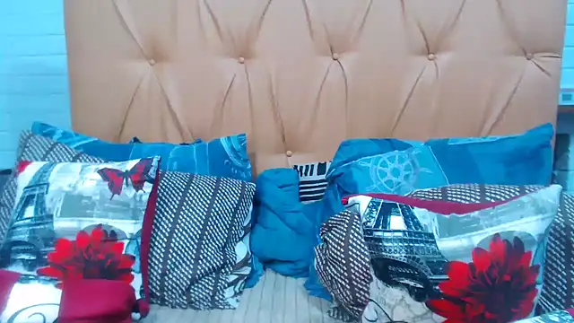 Snapshot of Ladyxx21 chatting on 02-23-26, 05:32 Ladyxx21 online show from 02-23-26, 05:32