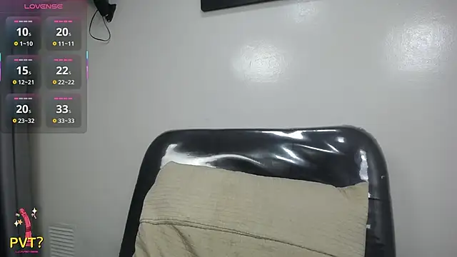 Snapshot of yaazhinii chatting on 06-22-26, 11:40 yaazhinii online show from 06-22-26, 11:40