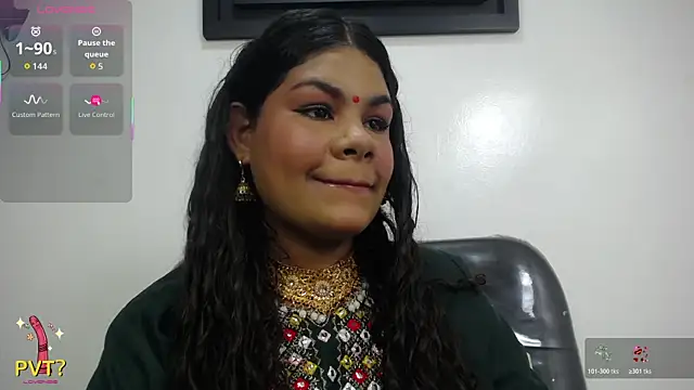 Snapshot of yaazhinii chatting on 06-23-26, 11:52 yaazhinii online show from 06-23-26, 11:52