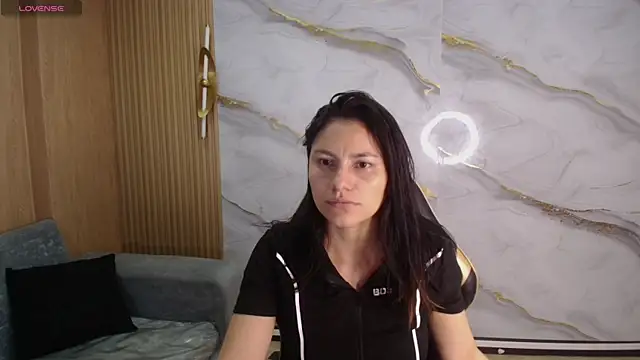 Snapshot of rox_luxury_tf chatting on 06-11-26, 12:47 rox luxury tf online show from 06-11-26, 12:47