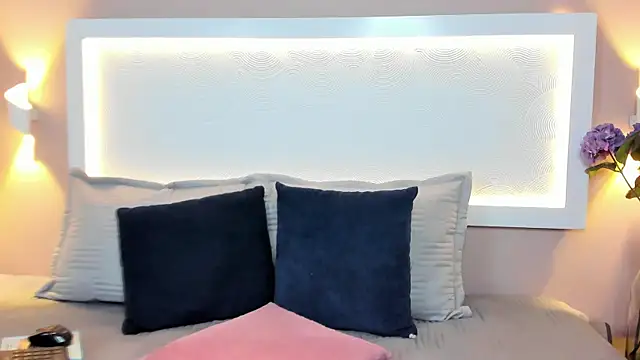 Snapshot of TiinyAngel chatting on 06-02-26, 07:27 TiinyAngel online show from 06-02-26, 07:27