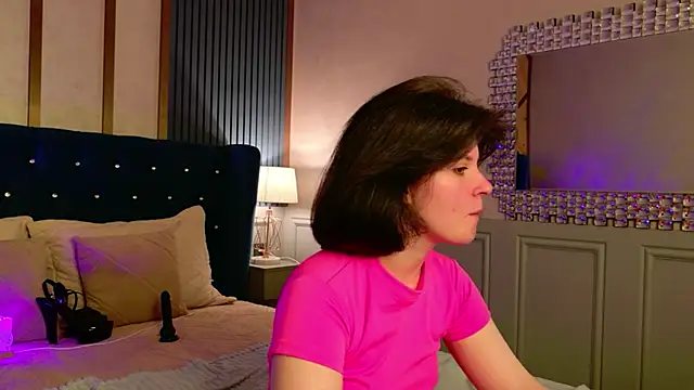 Milana Bold online show from 04-21-26, 02:15