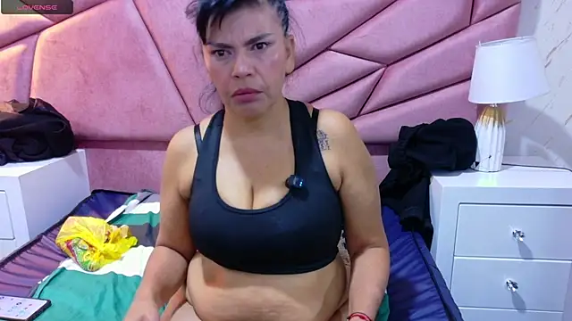 jennifer 0717 online show from 04-06-26, 02:20